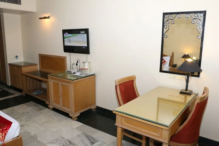 Лудхиана: OYO 1898 Hotel Aditya