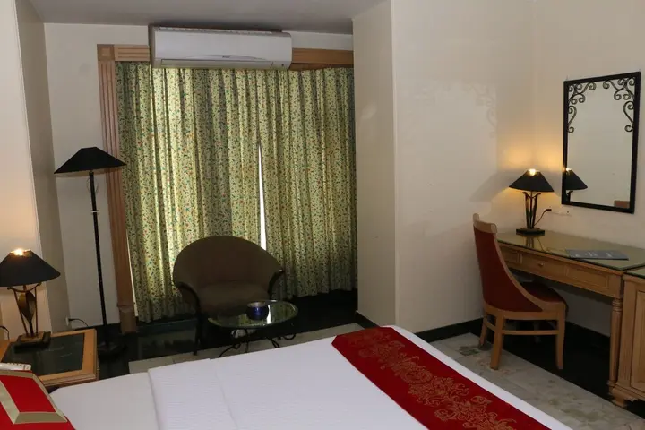 Лудхиана: OYO 1898 Hotel Aditya
