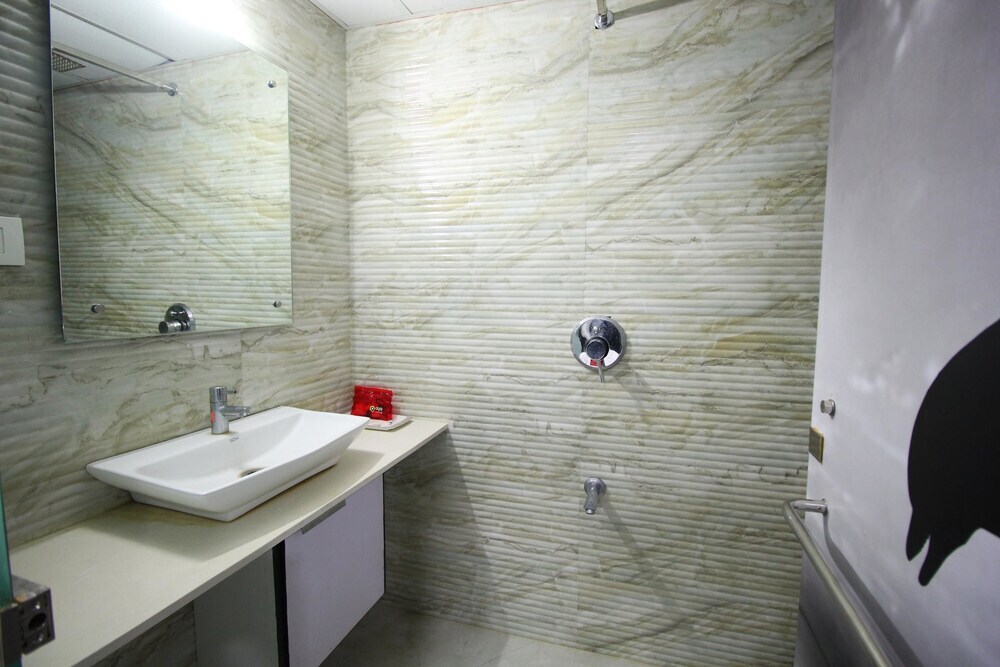 Раджкот: OYO 1319 Hotel Paramount Inn