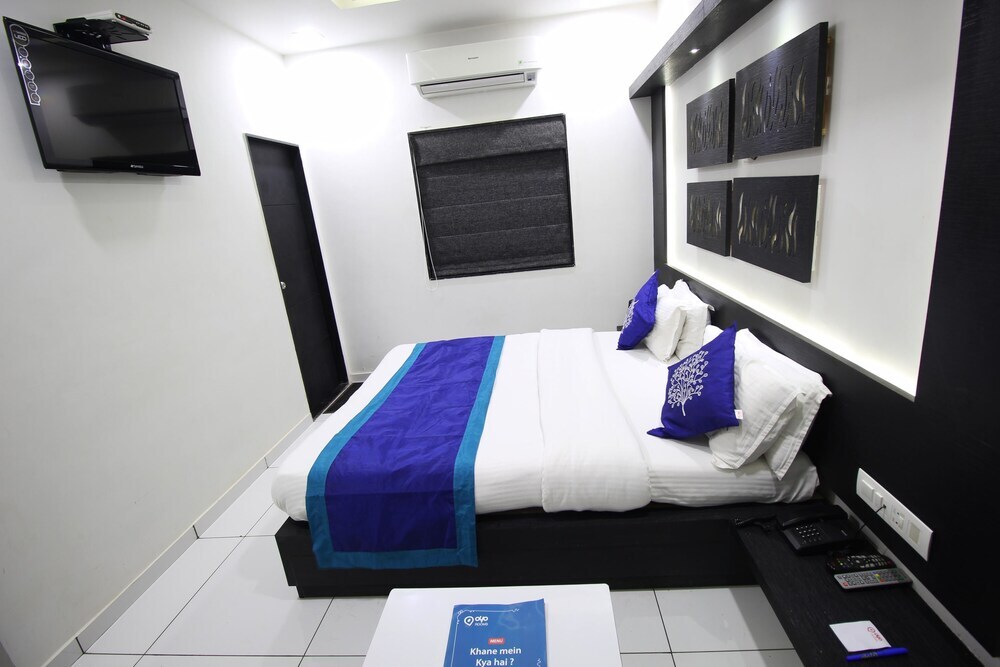 Раджкот: OYO 1319 Hotel Paramount Inn