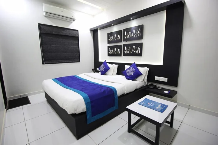 Раджкот: OYO 1319 Hotel Paramount Inn