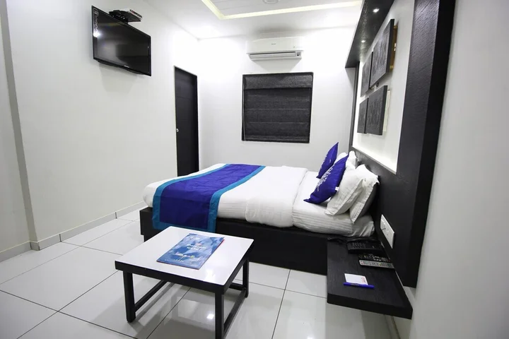 Раджкот: OYO 1319 Hotel Paramount Inn