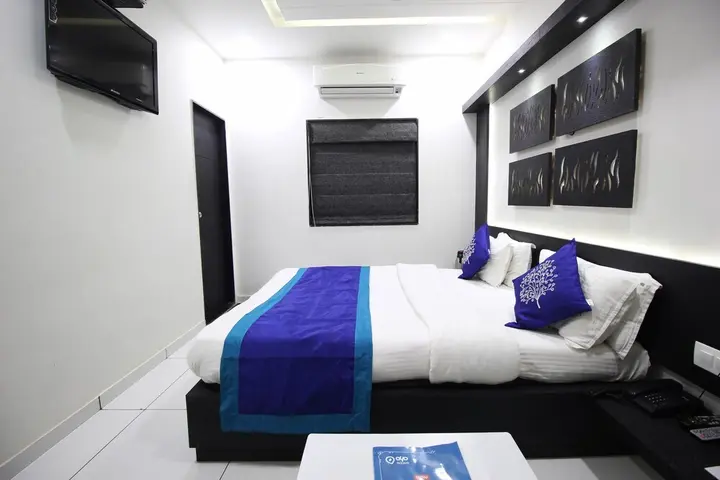 Раджкот: OYO 1319 Hotel Paramount Inn