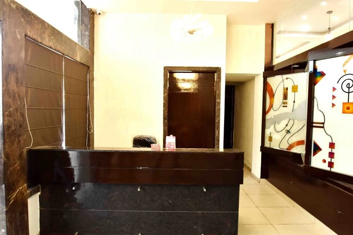 Индаур: OYO 3222 Hotel SP 13