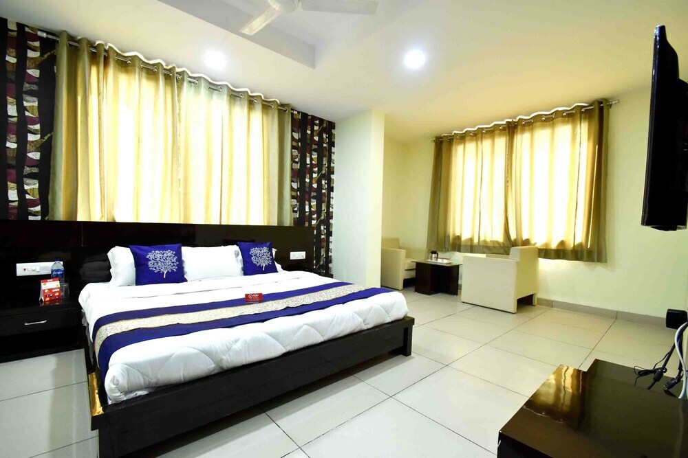 Индаур: OYO 3222 Hotel SP 13