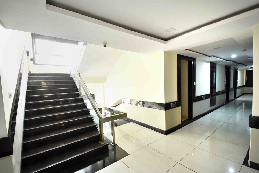 Индаур: OYO 3222 Hotel SP 13