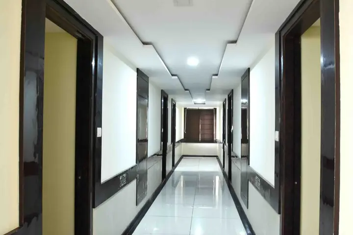 Индаур: OYO 3222 Hotel SP 13