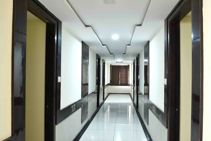 Индаур: OYO 3222 Hotel SP 13