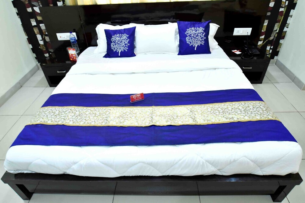 Индаур: OYO 3222 Hotel SP 13
