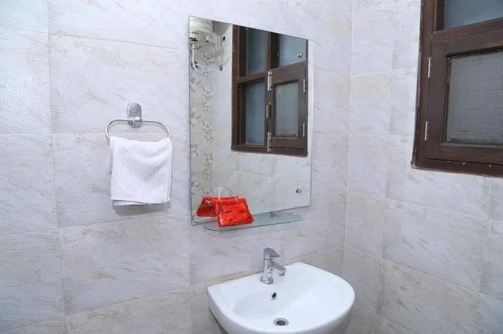 Зиракпур: OYO Rooms Paras down Town Mall