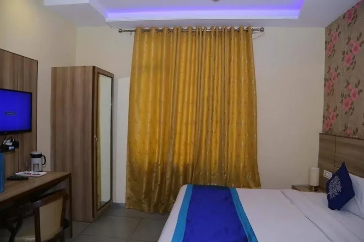 Зиракпур: OYO Rooms Paras down Town Mall