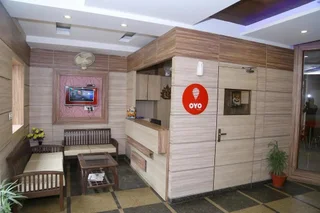 Зиракпур: OYO Rooms Paras down Town Mall