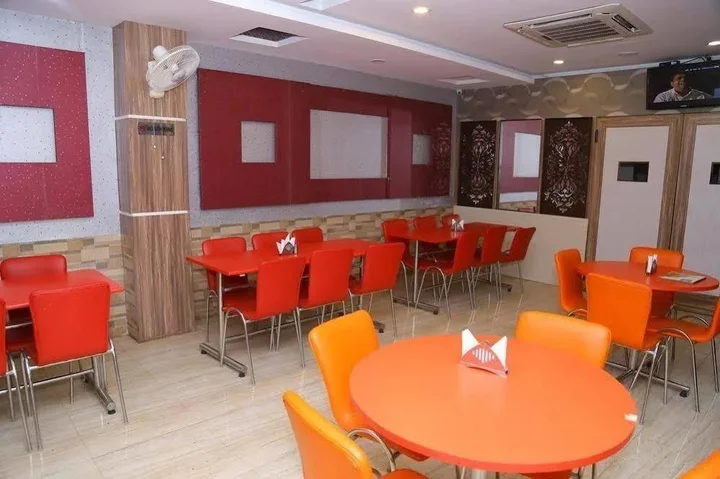 Зиракпур: OYO Rooms Paras down Town Mall