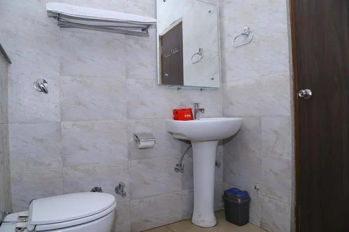 Зиракпур: OYO Rooms Paras down Town Mall