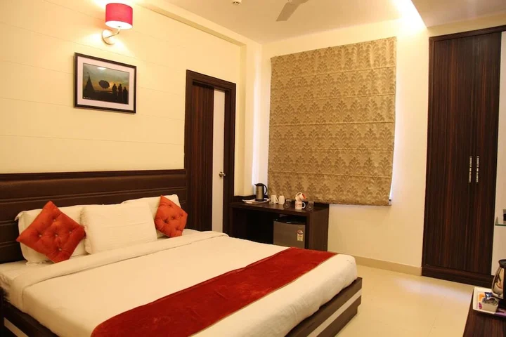 Варанаси: OYO 2244 Hotel Premiere Villa