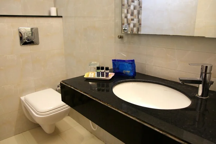 Варанаси: OYO 2244 Hotel Premiere Villa