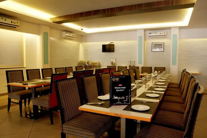 Варанаси: OYO 2244 Hotel Premiere Villa