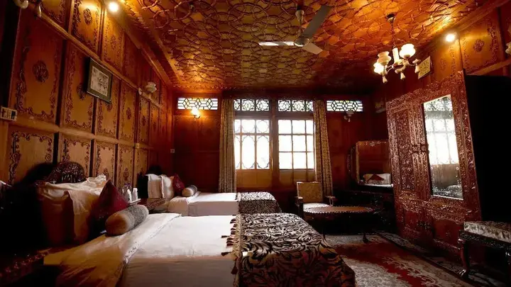 Шринагар: Meena Group houseboats