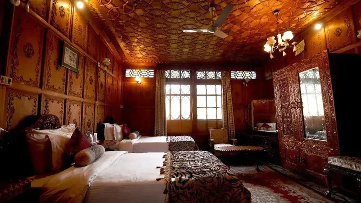 Шринагар: Meena Group houseboats