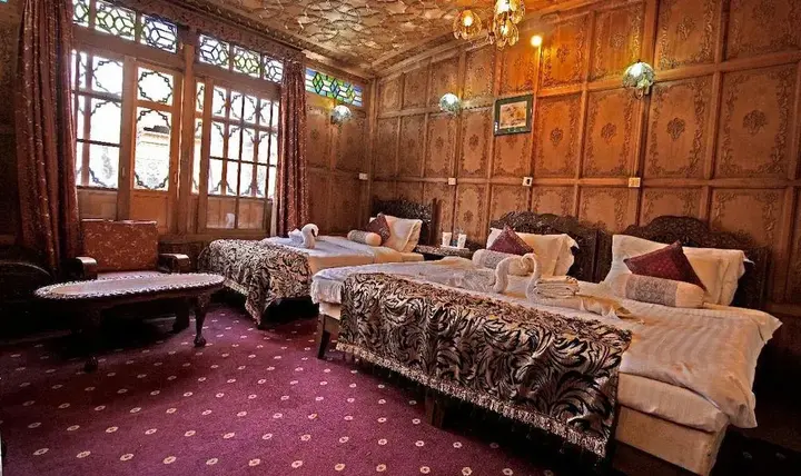 Шринагар: Meena Group houseboats