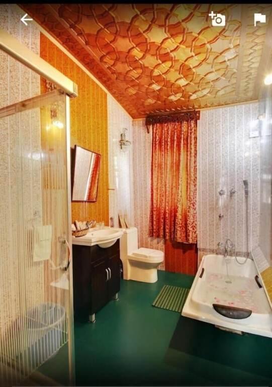 Шринагар: Meena Group houseboats