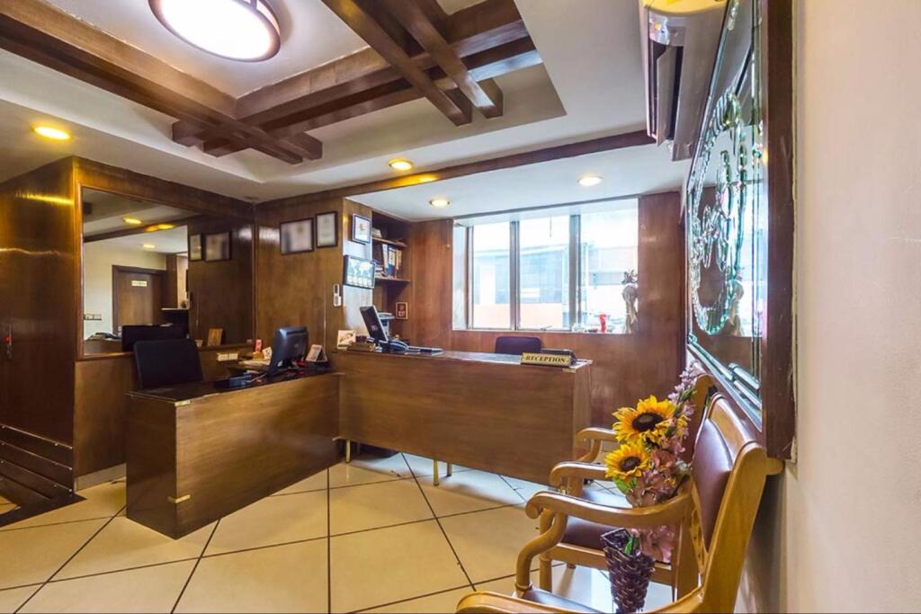 Бангалор: Hotel Komfort Terraces