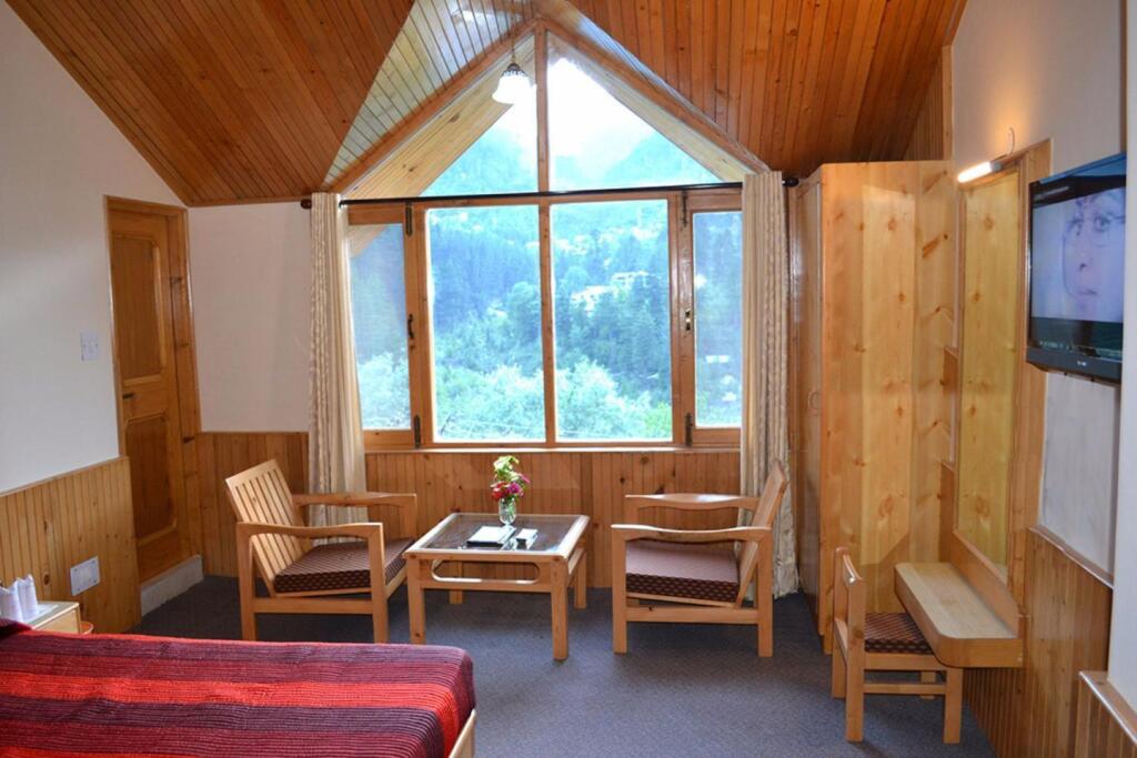 Манали: Manali Continental