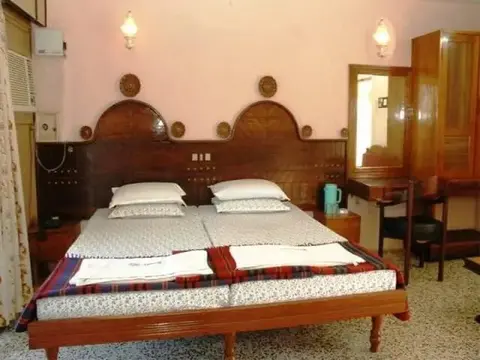 Куллу: Hotel Sangam