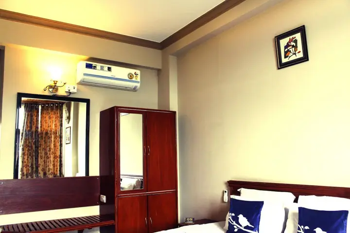 Кангра: OYO Premium Khanyara Road