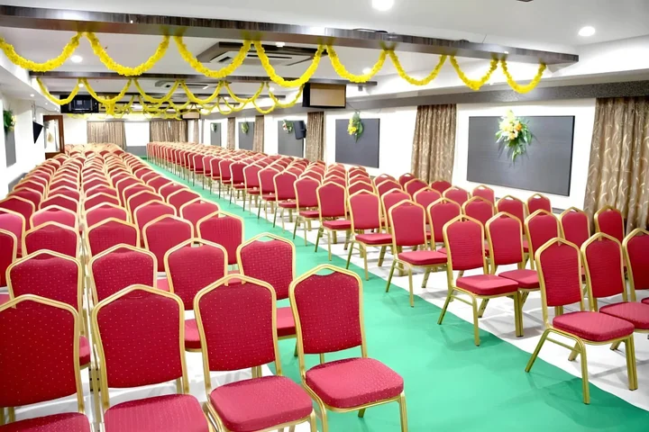 Тирупати: MG Hotel Udayee International