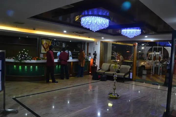 Тирупати: MG Hotel Udayee International