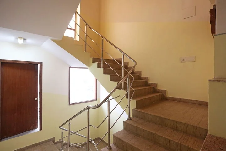 Нойда: OYO 598 Hotel B K House