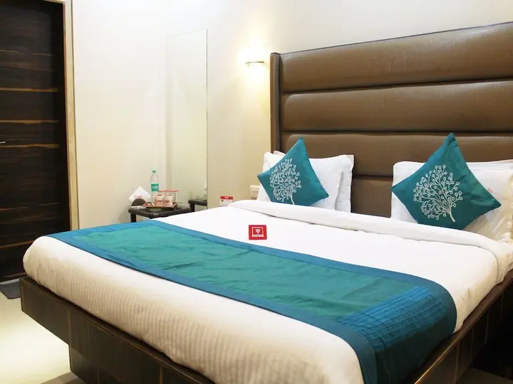 Матхура: OYO 1884 Hotel Heera Continental