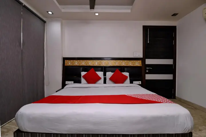 Нойда: OYO Townhouse 380 Hotel Atithee Residency