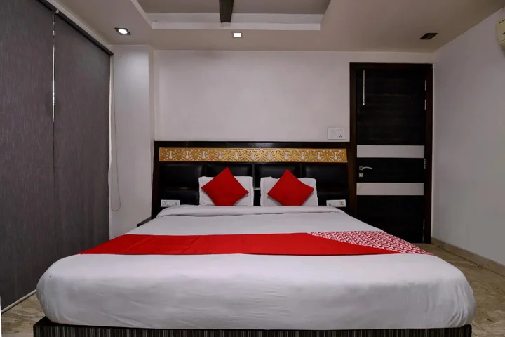 Нойда: OYO Townhouse 380 Hotel Atithee Residency