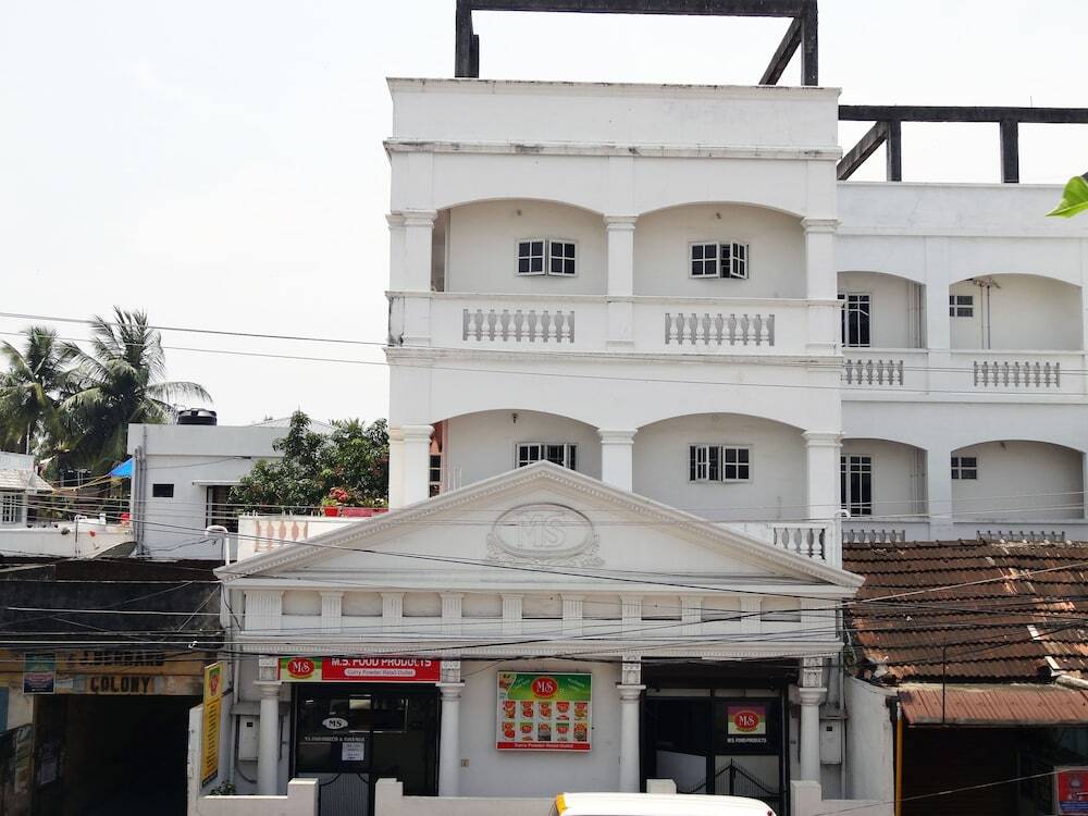 Коччи: M S Residence