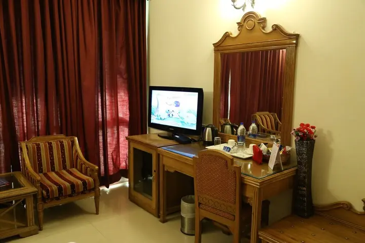 Панчкула: OYO 657 Hotel K C Cross Road