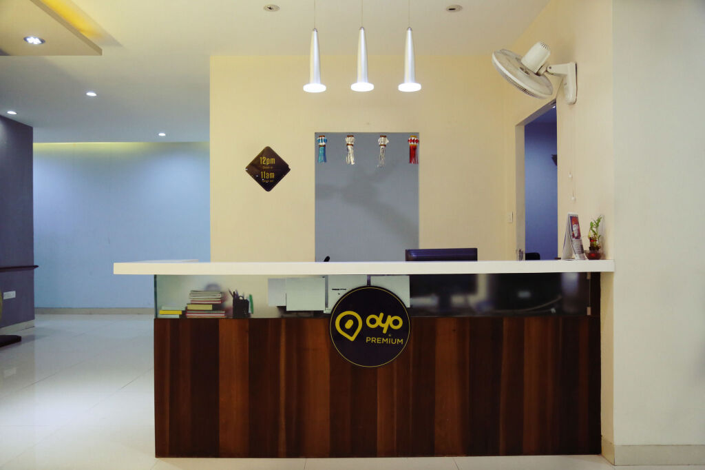 Пуна: OYO Premium Balewadi