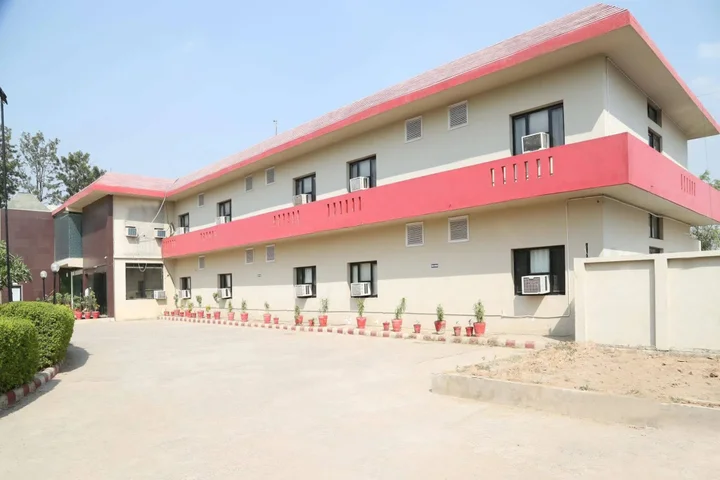 Гуруграм: Pacific Inn Suryansh Hotel
