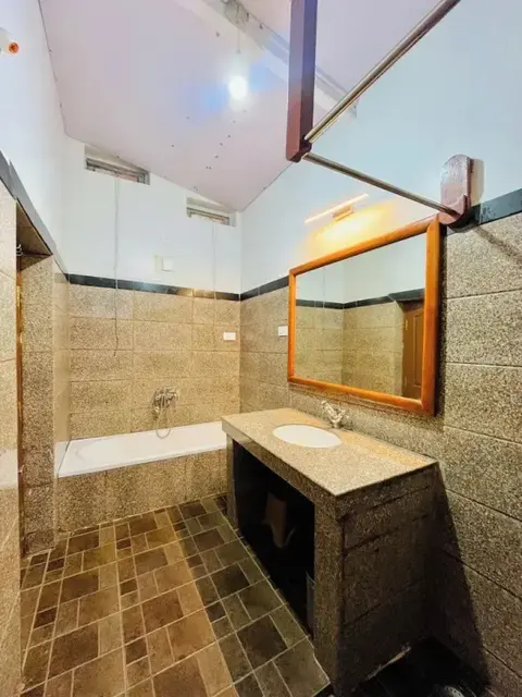 Ути: BouganVilla