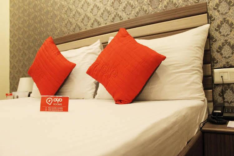 Фаридабад: OYO 672 Hotel Diamond Inn