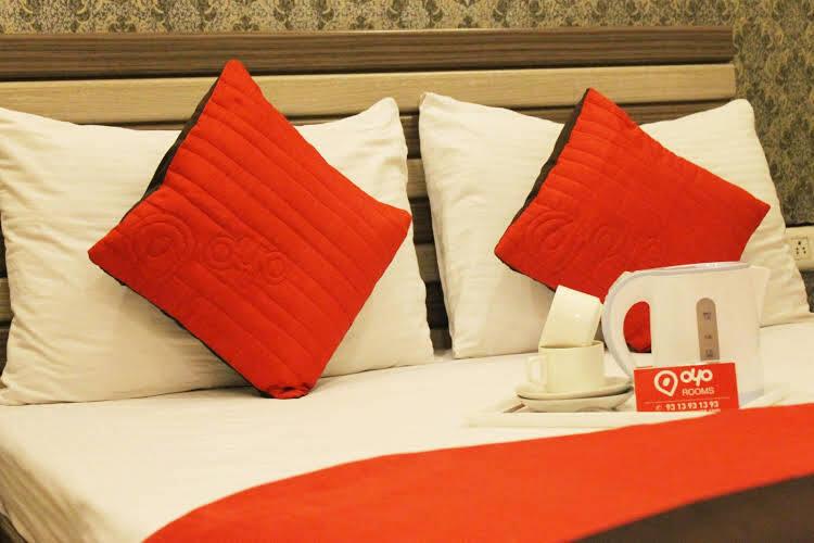 Фаридабад: OYO 672 Hotel Diamond Inn
