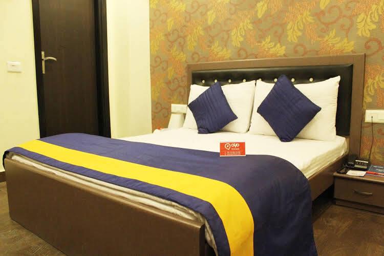 Фаридабад: OYO 672 Hotel Diamond Inn