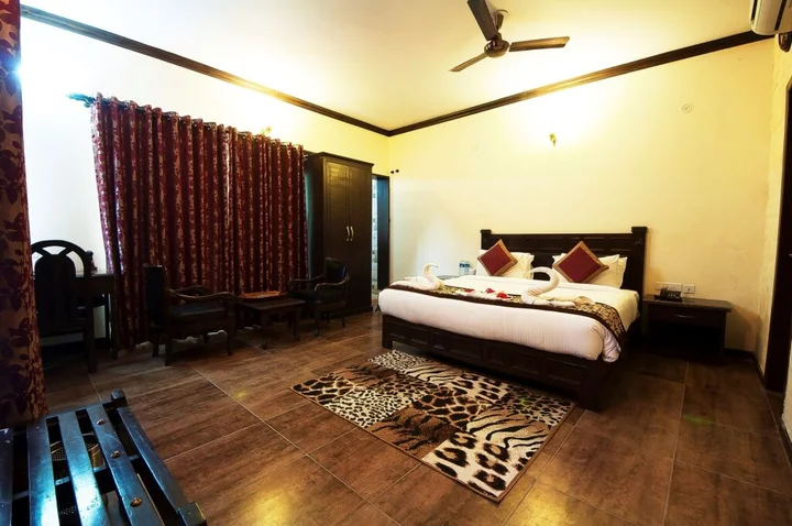 Наинитал: Tuskars Resort Corbett