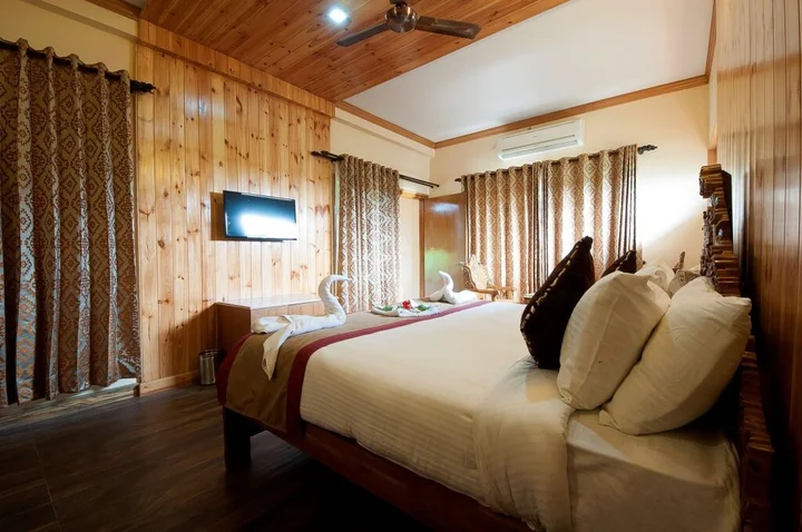 Наинитал: Tuskars Resort Corbett