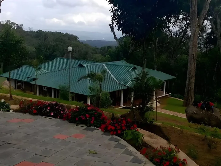 Муннар: Neelakurunji Luxury Plantation