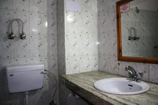 Манали: Sarthak Resorts