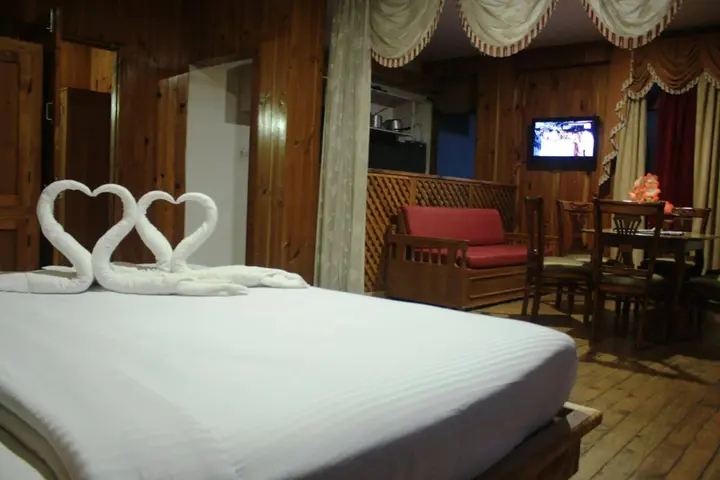Манали: Sarthak Resorts