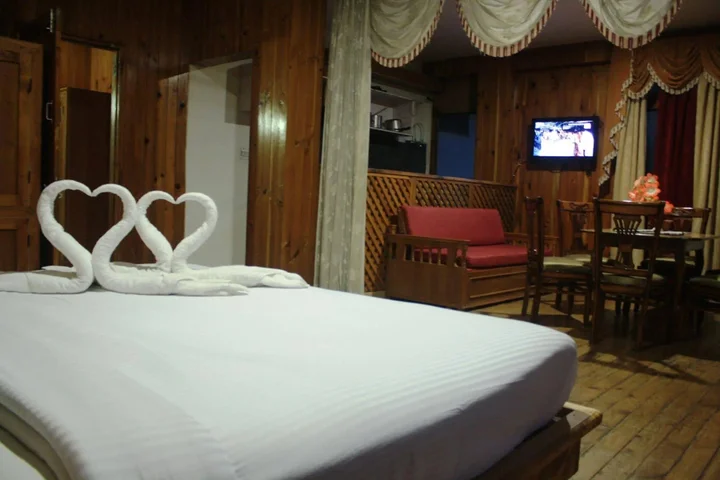 Манали: Sarthak Resorts