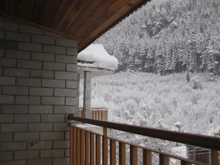 Манали: Sarthak Resorts